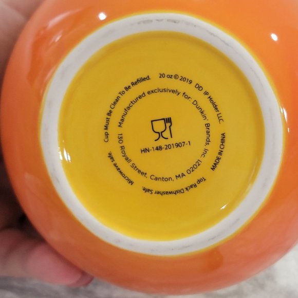 Dunkin Donuts - "Wake Up Drink Dunkin" 20 oz.‎ Ombre Yellow Orange Coffee Mug - Picture 8 of 8